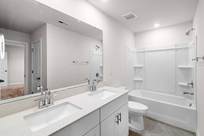 Building Photo - Beautiful and Spacious Home in the Heart o...