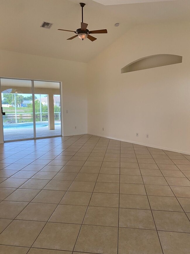 Building Photo - 1512 SE 20th St