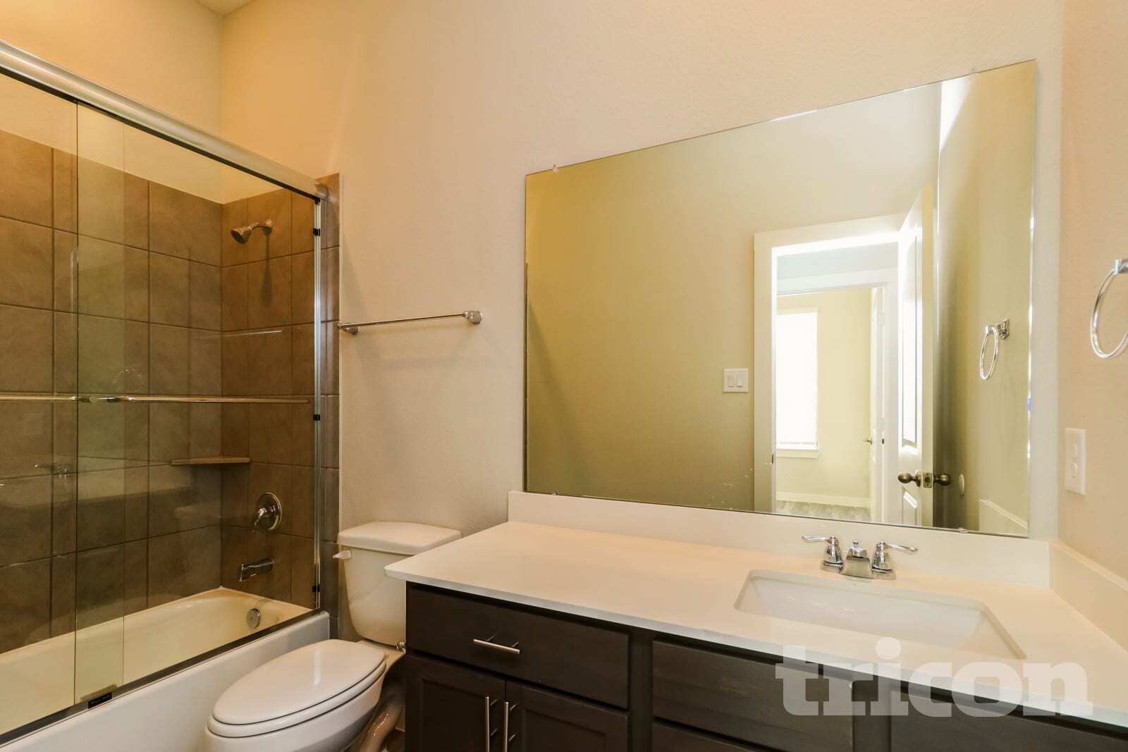 Building Photo - 9835 Willow Creek Commerce Dr