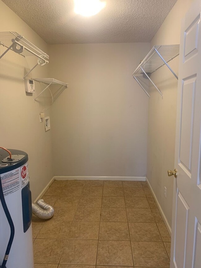 Building Photo - 117 Britt Dr