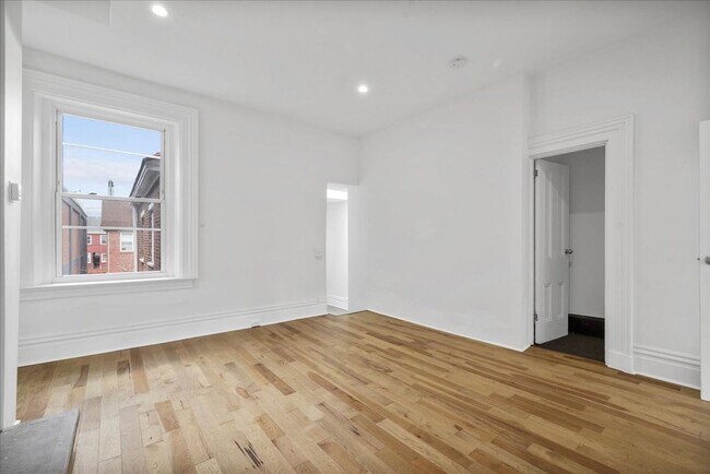Building Photo - 93 43rd St