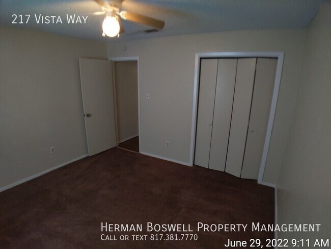 Building Photo - 217 Vista Way