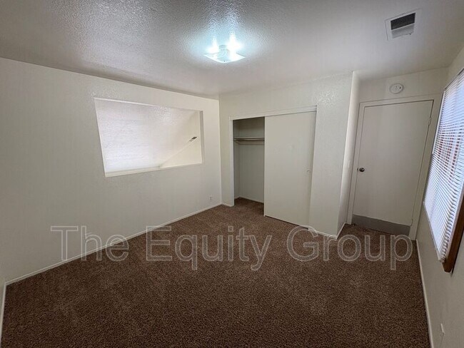 Building Photo - 4805 W Iris Ave