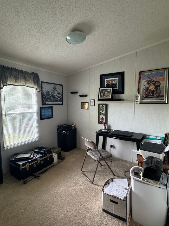 Building Photo - Spacious 3-Bedroom Home with Fenced Lot an...