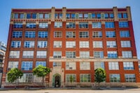 Building Photo - 333 S Desplaines St