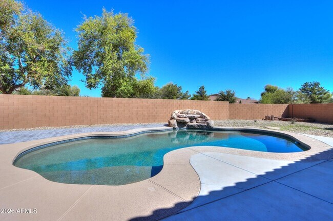 Building Photo - 39147 N Luke Ln