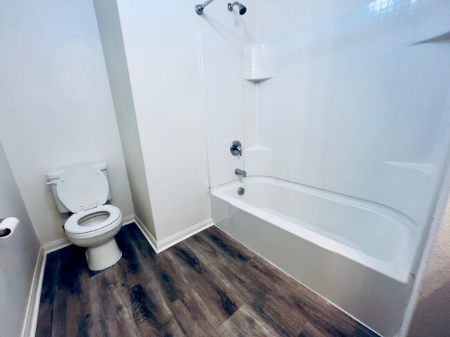 Building Photo - 1307 Tobin St