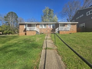 Building Photo - 108 Hilton St