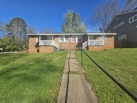 Building Photo - 108 Hilton St