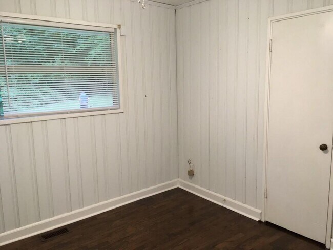 Building Photo - 2335 Scotty Cir