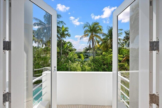 Building Photo - 1600 N Ocean Blvd
