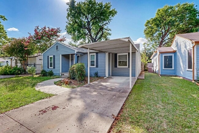 Building Photo - 8919 San Fernando Way