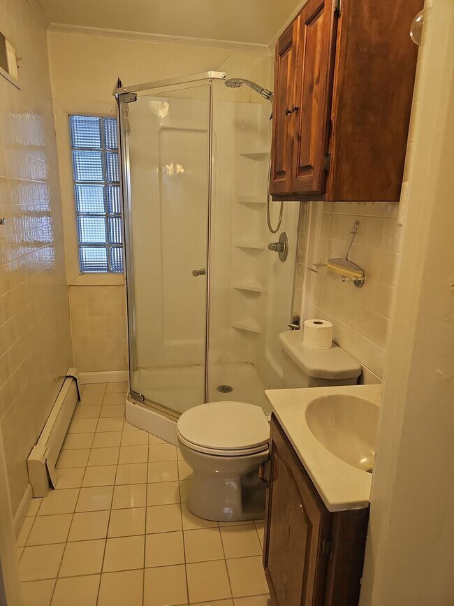 Building Photo - 3 bedroom 3 bath!!!~