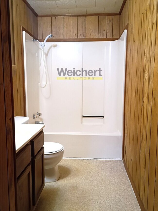 Building Photo - 814 E Unity Rd