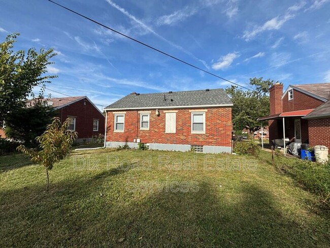 Building Photo - 713 Verona Rd