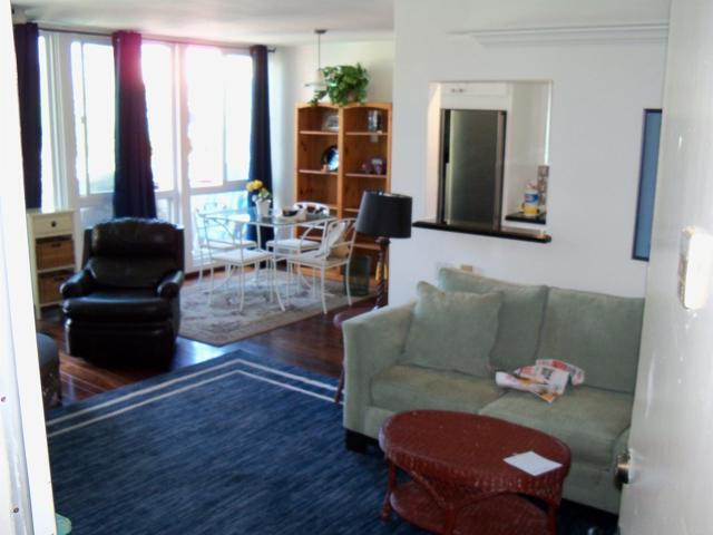 Building Photo - 3920 Riviera Dr