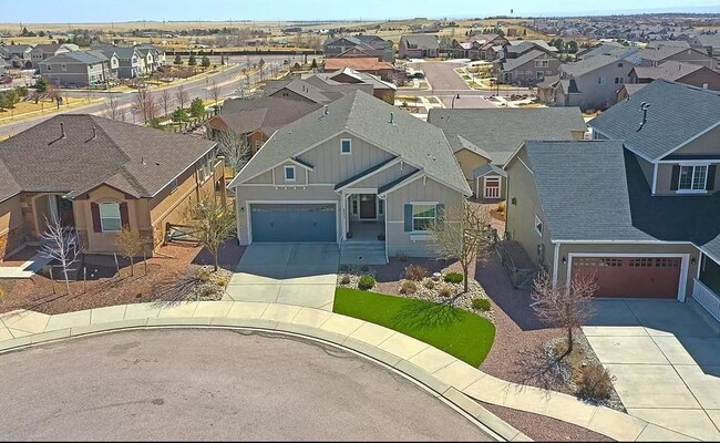 Building Photo - 8075 Cinnamon Ct
