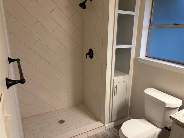 Building Photo - 2410 Viva Dr