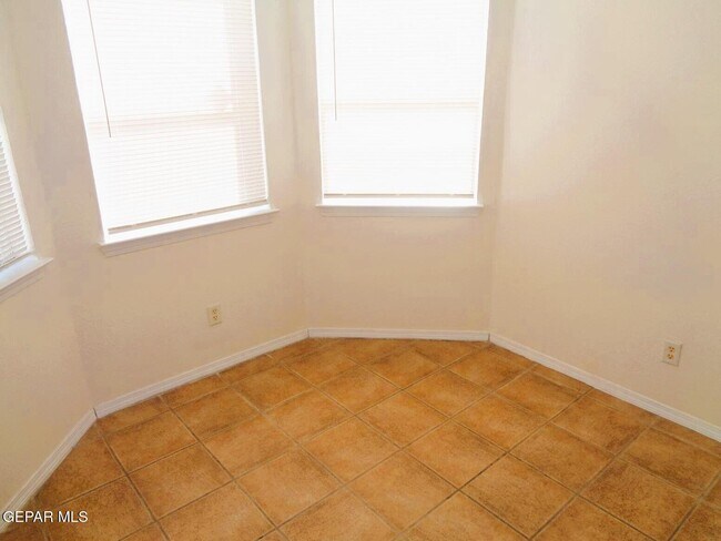 Building Photo - 12357 Tierra Buena Dr