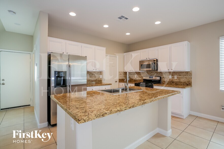 Building Photo - 6624 Petrified Forest St