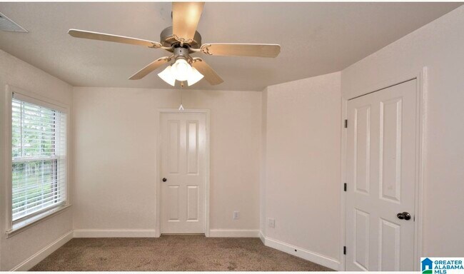 Building Photo - 107 Castlehill Dr