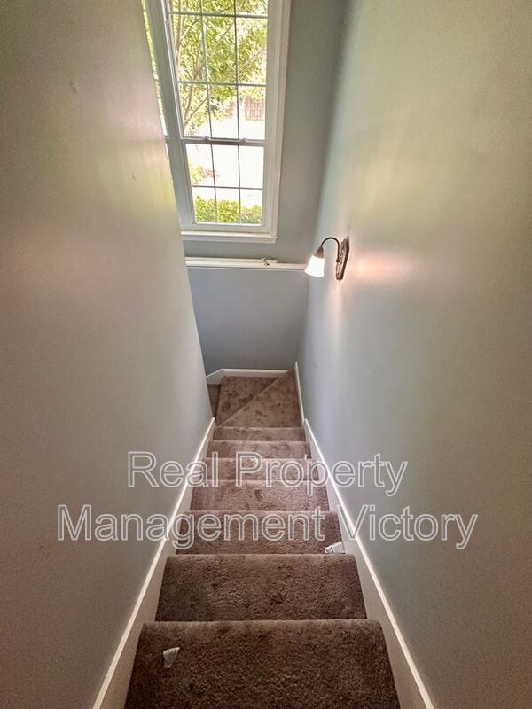 Building Photo - 219 Grandview Pkwy