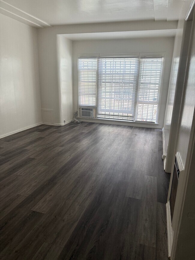 Building Photo - 1781 Orchid Ave