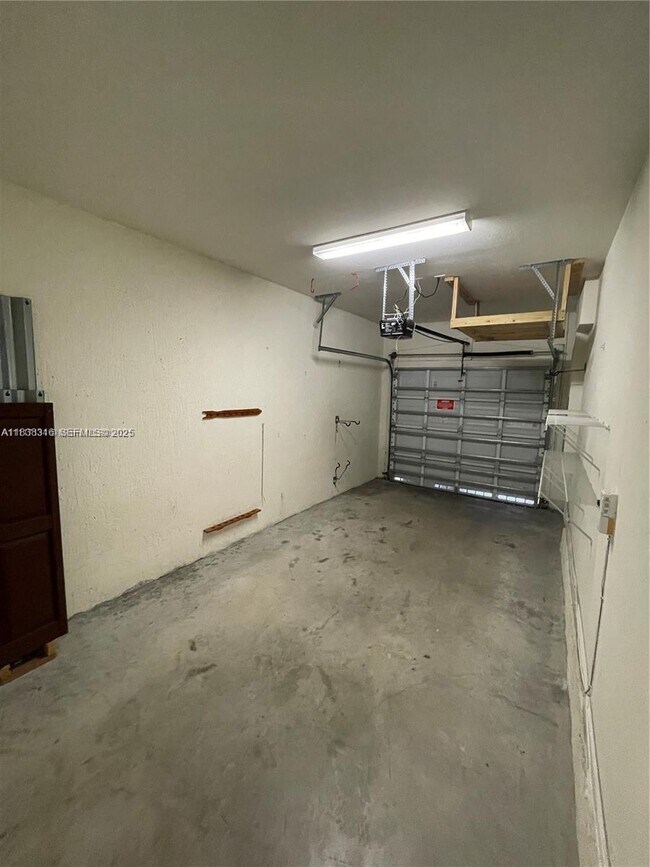 Building Photo - 3757 SE 2nd Dr