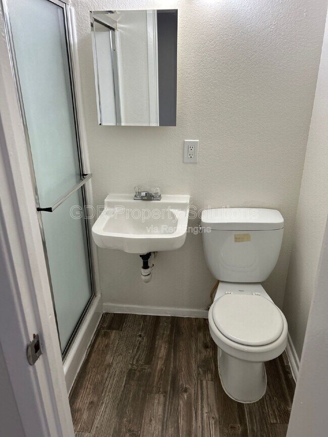 Building Photo - 401 14th St NW