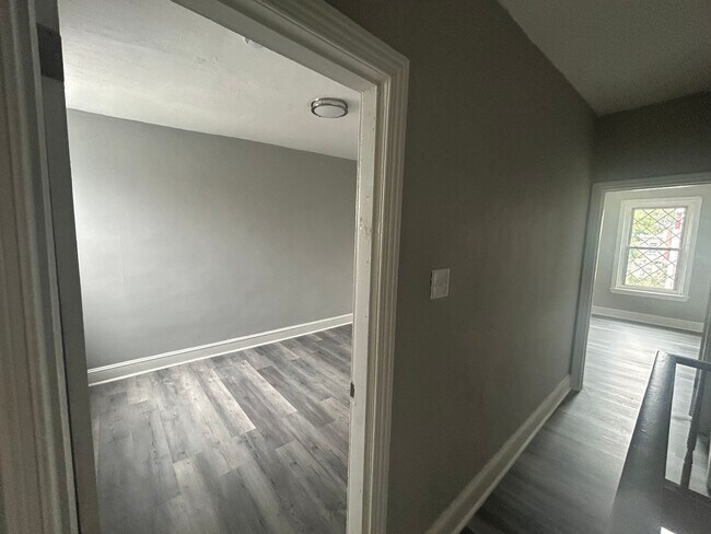 Building Photo - Nice 2Br house with or without voucher