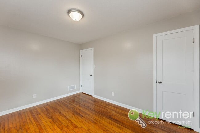 Building Photo - Well-Maintained 2-Bedroom Home – Near I-135