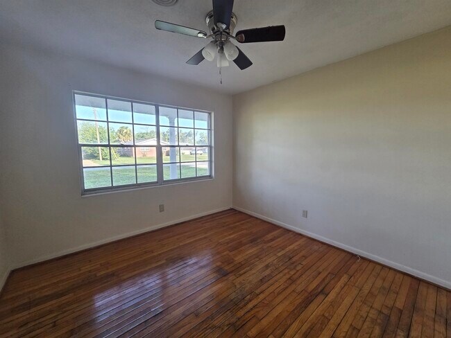 Building Photo - 104 Forest Cir