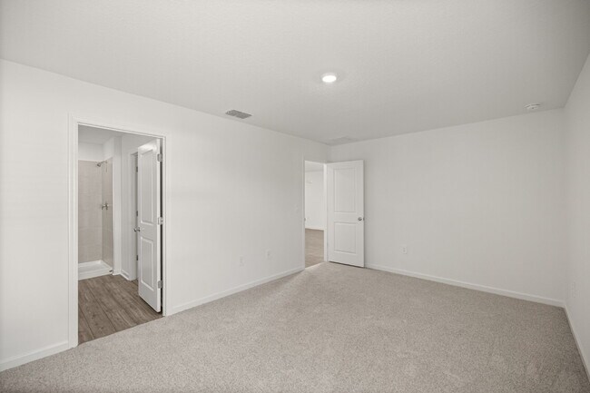 Building Photo - 3 Bedroom Home in NE Ocala – Available Early September!