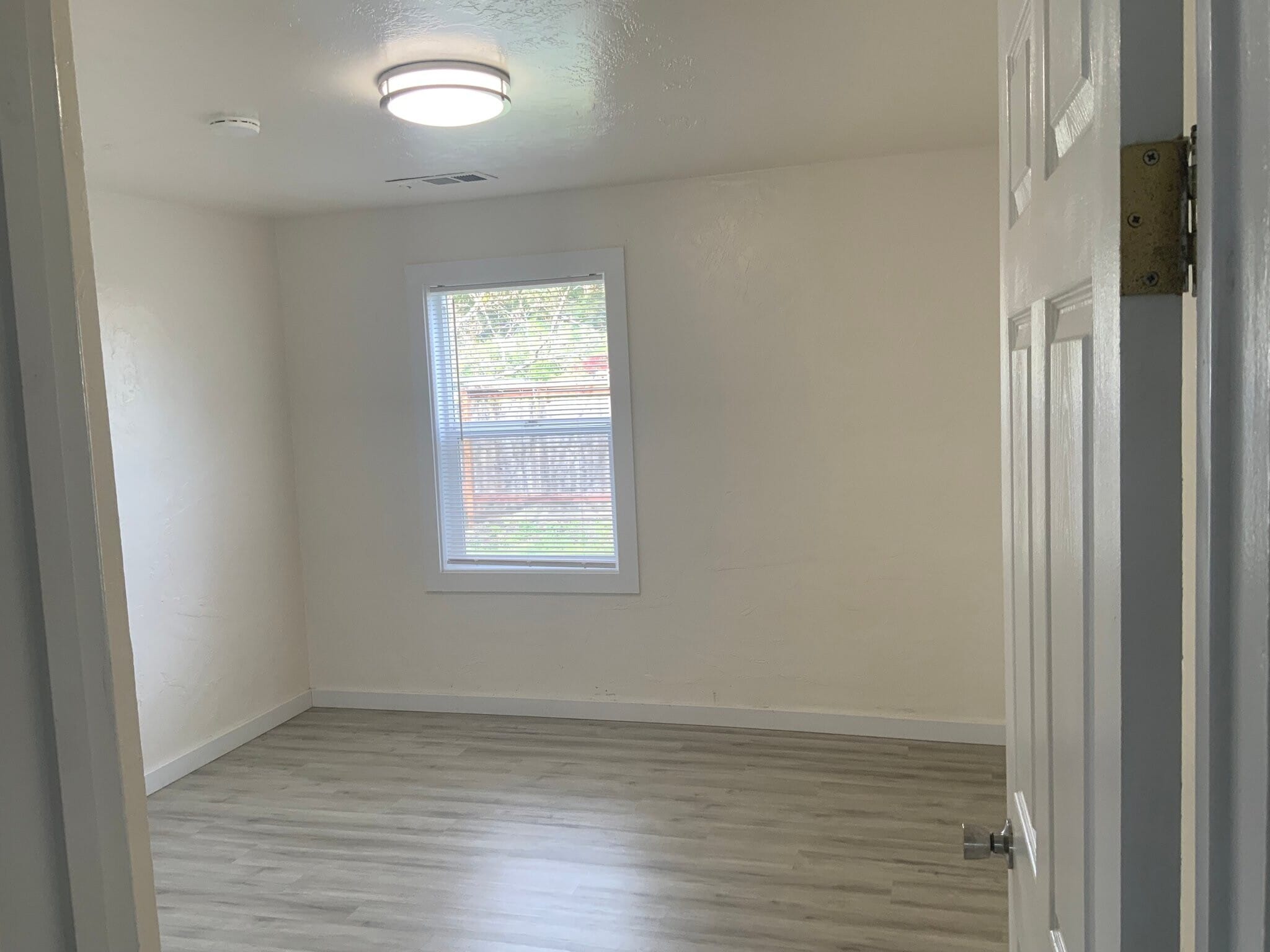 Building Photo - 3880 Rohnerville Rd