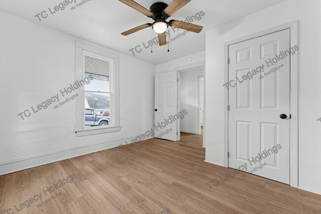 Building Photo - 125 Thorn St