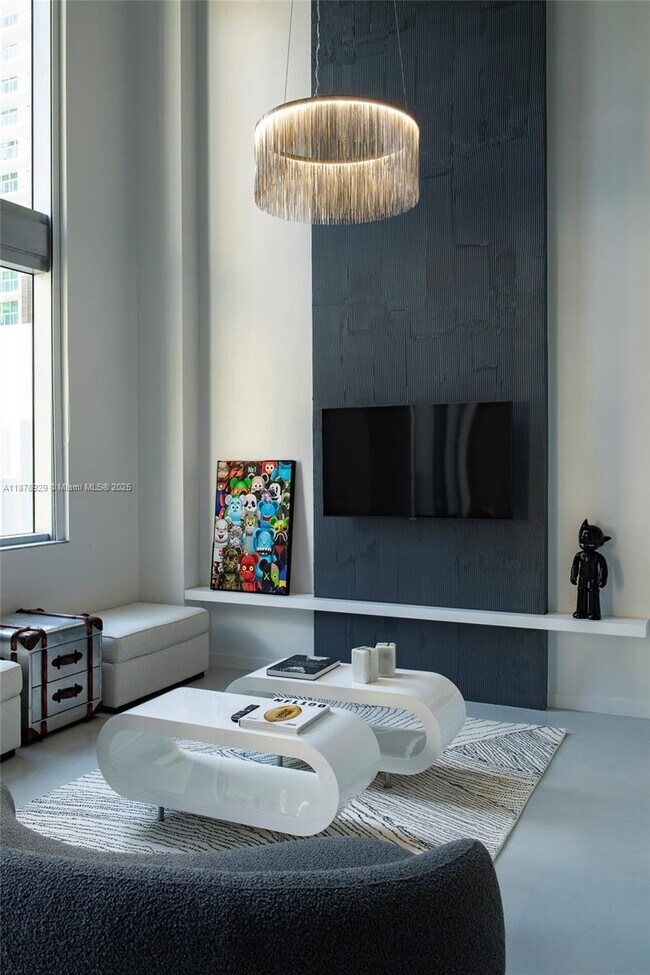 Building Photo - 1060 Brickell Ave