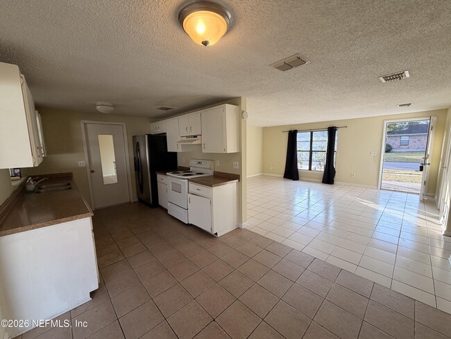 Building Photo - 7045 Prellie St