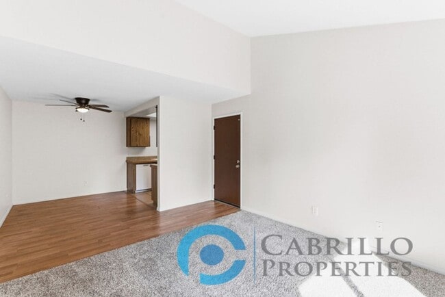 Building Photo - 1BD/1BA Private Balcony + Utilities Included | Prime Black Mountain Location