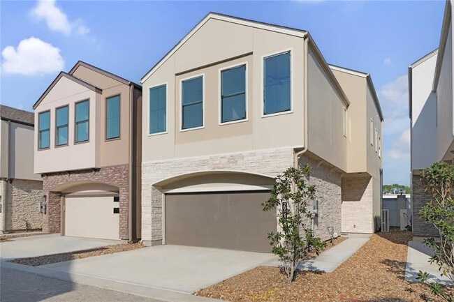 Building Photo - 2931 El Fenice Ln