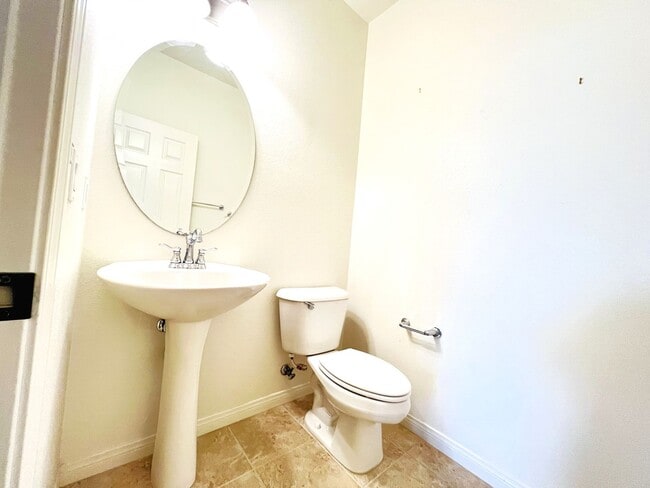 Building Photo - Beautiful 4 Bedroom, 2.5 Baths Single Family Home with 3 Car Tandem Parking Garage and Backyard w...