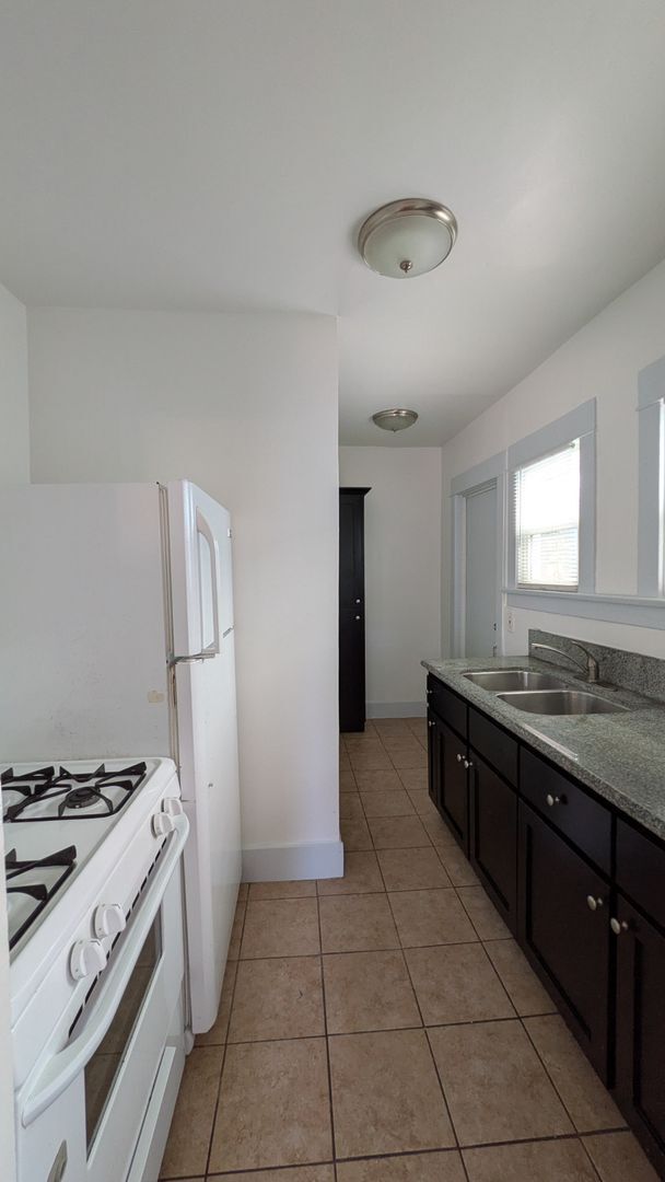 Building Photo - Spacious 1 Bedroom in Long Beach !!!