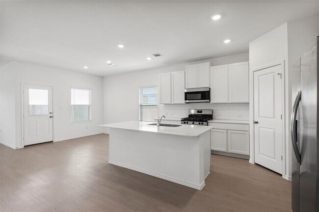 Building Photo - 114 Miglia St