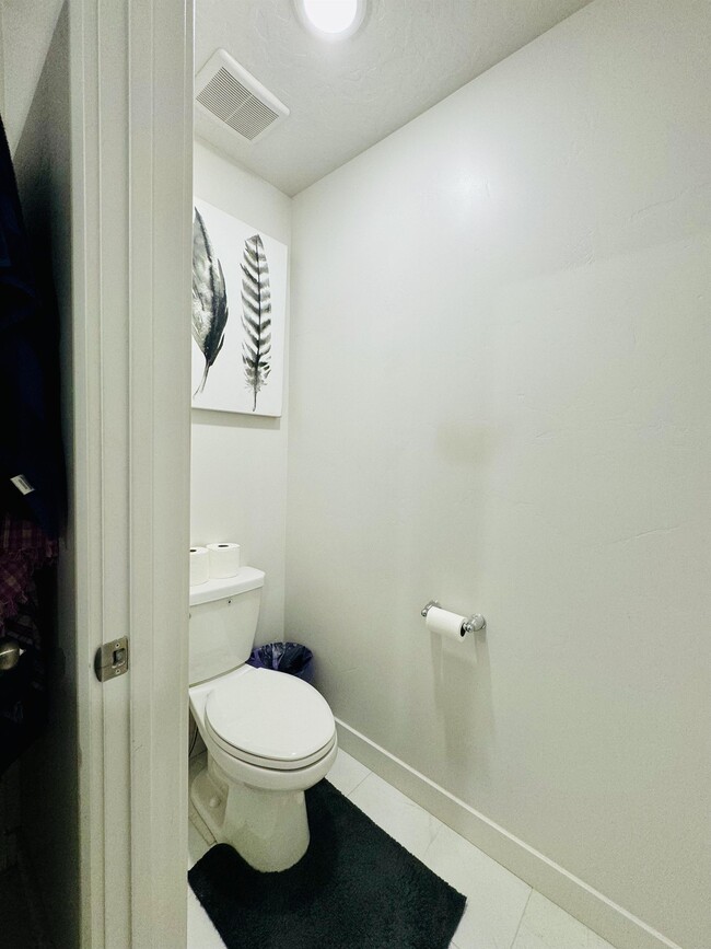 Building Photo - 2687 N Snowberry Dr