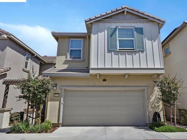 Front view - 24240 Nora Cir