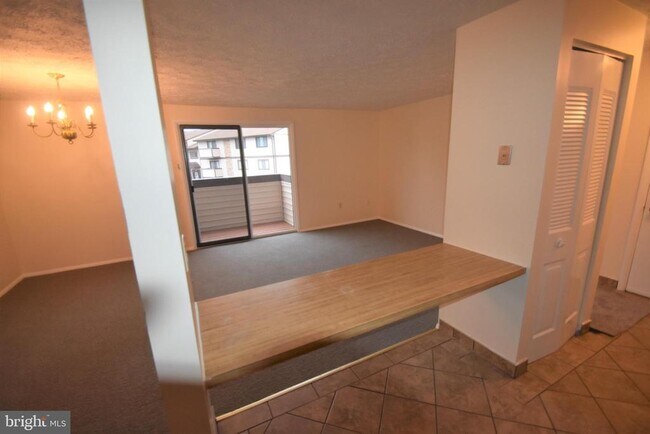 Building Photo - 830 Heather Ridge Dr