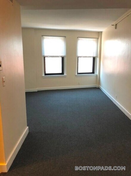 Building Photo - 475 Commonwealth Ave