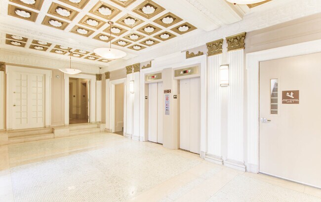 Building Photo - 12 E Chase St