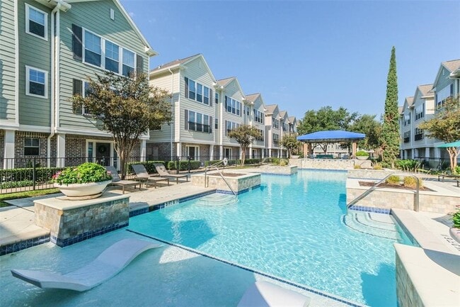 Building Photo - 3001 Murworth Dr