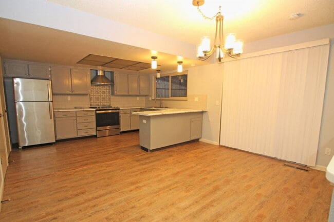 Building Photo - 3 Bedroom Home in Rincon Valley