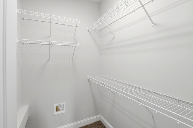 Building Photo - Spacious Living in Stateside – Comfort, Style & Convenience!